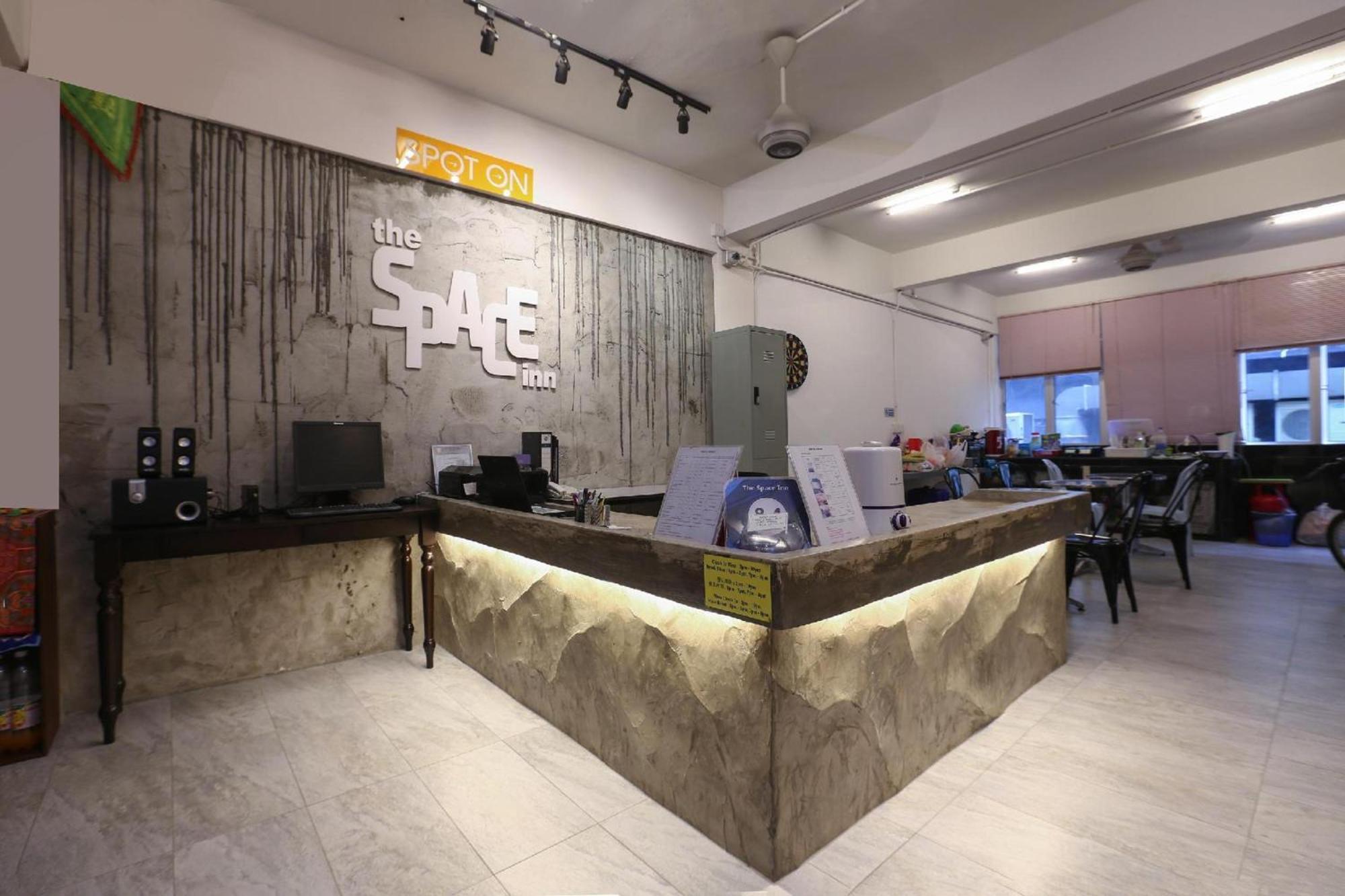 Spot On 90587 The Space Inn Куала-Тренгану Екстер'єр фото